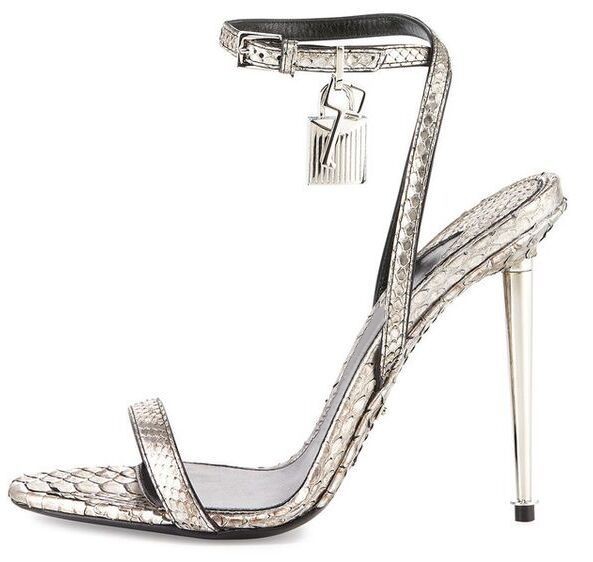 Sharp Pointed Gold Lock Strapp - Sandal Strappy Heeled recension och pris